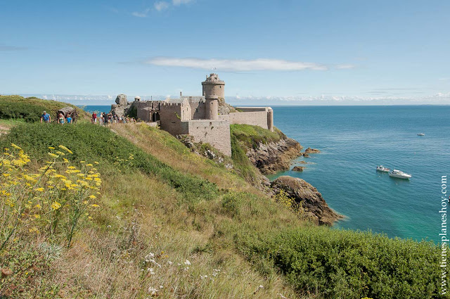 Fort la Latte castillo bonito Bretaña viaje Francia