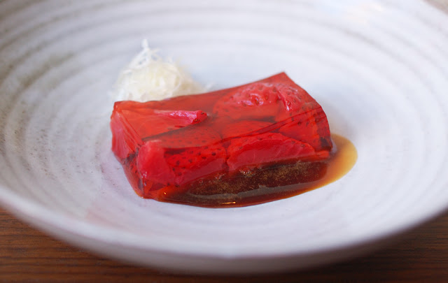 strawberry jelly dessert photo by naoko takagi