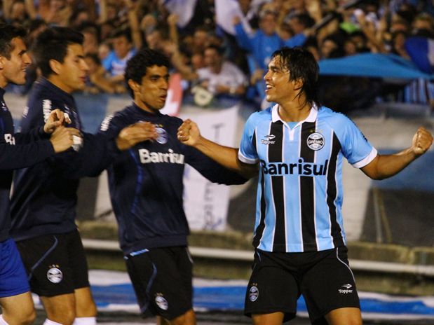 Grêmio vence o Bahia e pega o Palmeiras na Semi-final