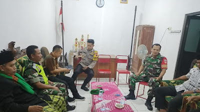 Suasana Idul Fitri, Babinsa Karanggede Laksanakan Komsos Dengan Tokoh Agama Karangkepoh
