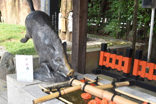 護王神社　猪の手水舎