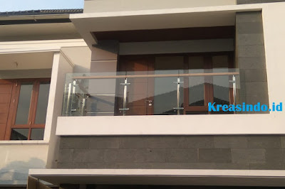 Railing Balkon Stainless Kaca Tempered Pesanan PT Cipta Bangun Selaras Proyek Grand Jagakarsa