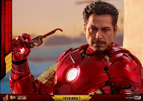 Hot Toys Iron Man 2 Mark IV with Suit-up Gantry Collectible Set