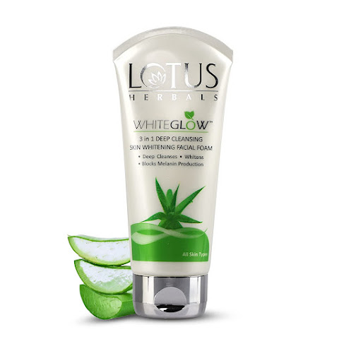 Lotus Herbals White Glow 3-in-1 Deep Cleansing Skin Whitening Facial Foam