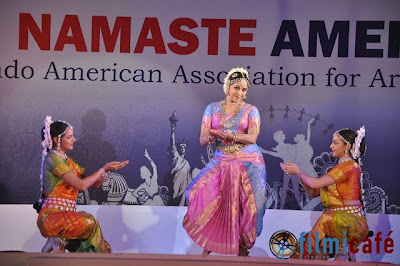 Vidya Balan, Hema & Esha Deol grace Namastey America Launch