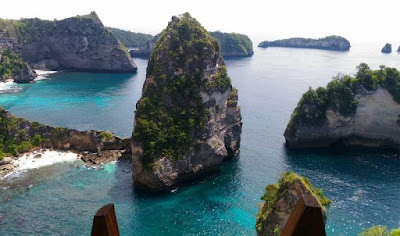  Sebuah pulau yang letaknya di sebelah selatan bali dan di pisahkan oleh selat bandung Info 12 Tempat Wisata di Nusa Penida Bali Yang Menakjubkan