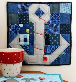 http://www.craftsy.com/project/view/drop-anchor-mini-quilt/216011