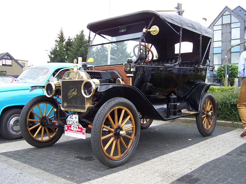 Ford Model T 1914 Posted by Hermes at 600 AM Labels automobiles