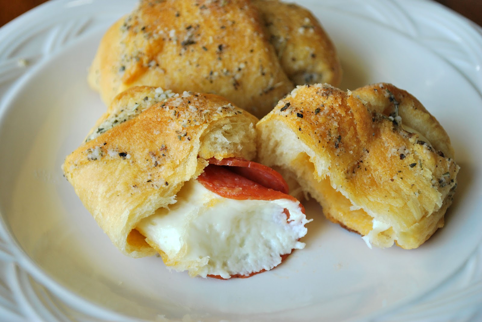Larissa Another Day: Pizza Crescent Rolls