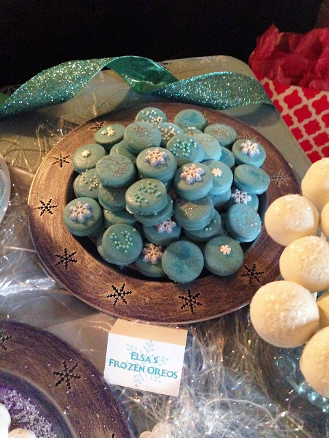 Frozen Birthday Party:  Chocolate Covered Oreos + more ideas from Alice Scraps Wonderland
