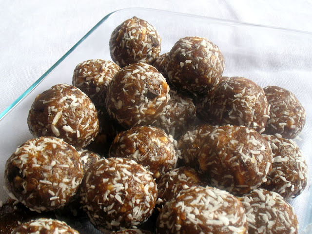 Apricot Almond Balls