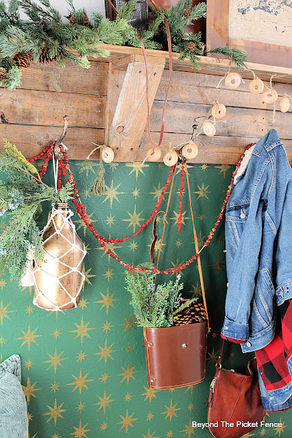 Eclectic Rustic Christmas Decor in the Entryway