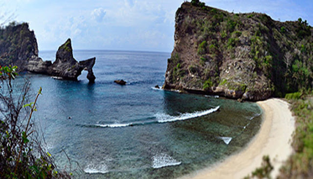 Pantai Atuh Surga Tersembunyi Di Nusa Penida  