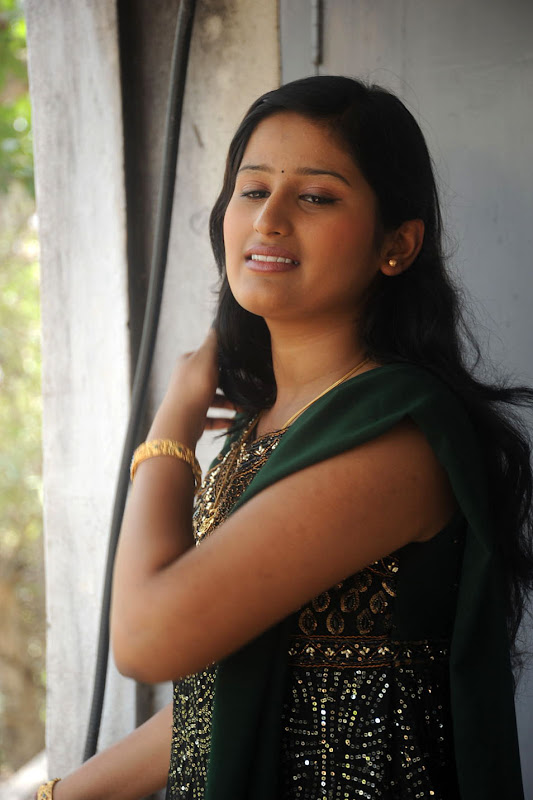 Actress Bharathi Stills Gallery hot images