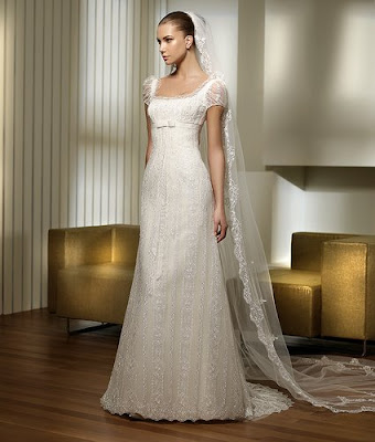 The Wedding Gown Dresses with Crystals. 