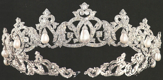 princess charlotte monaco cartier pearl drop tiara