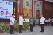 PT. BRE Berikan Bantuan Satu Unit Ambulance kepada PMI Kabupaten Tapin