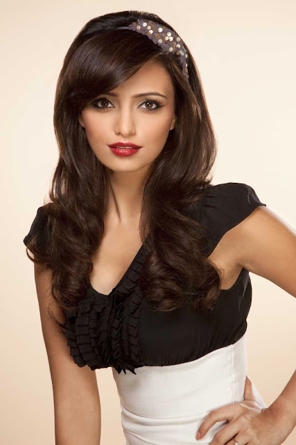 Roshni Chopra HD Wallpapers Free Download