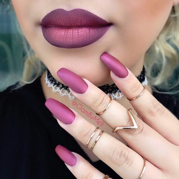 MATCHING NAILS AND LIPSTICK MAKEUPS