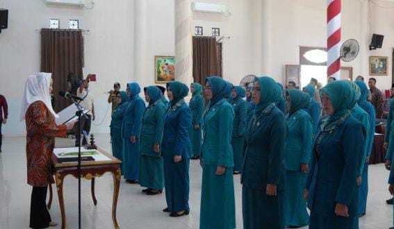 Bupati Cen Sui Lan Lantik Syafartidah Jarmin Menjadi Ketua TP PKK Natuna