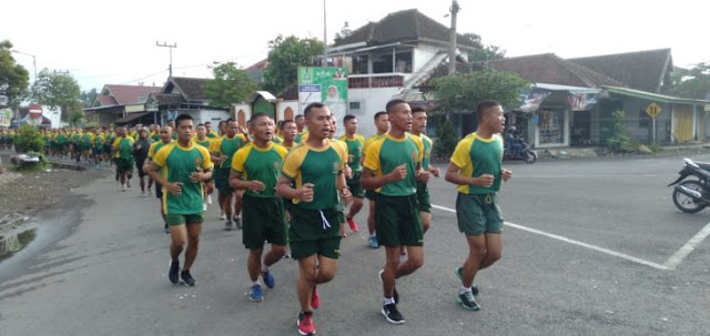  Jaga Stamina, Prajurit Yonif Raider 515 Kostrad Lari Aerobik Bersama