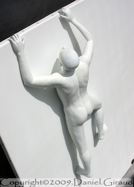sculpture monochrome sur toile monochrome