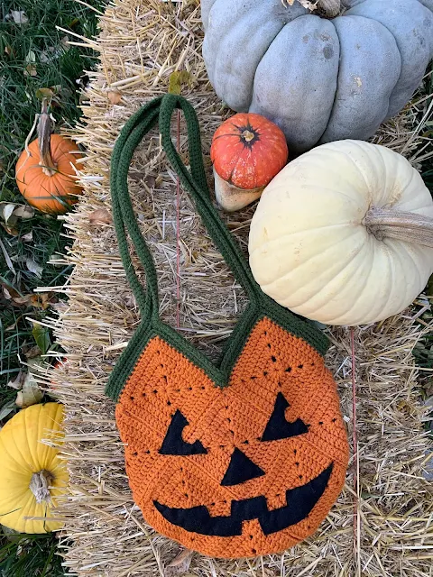 jack-o-lantern crochet bag