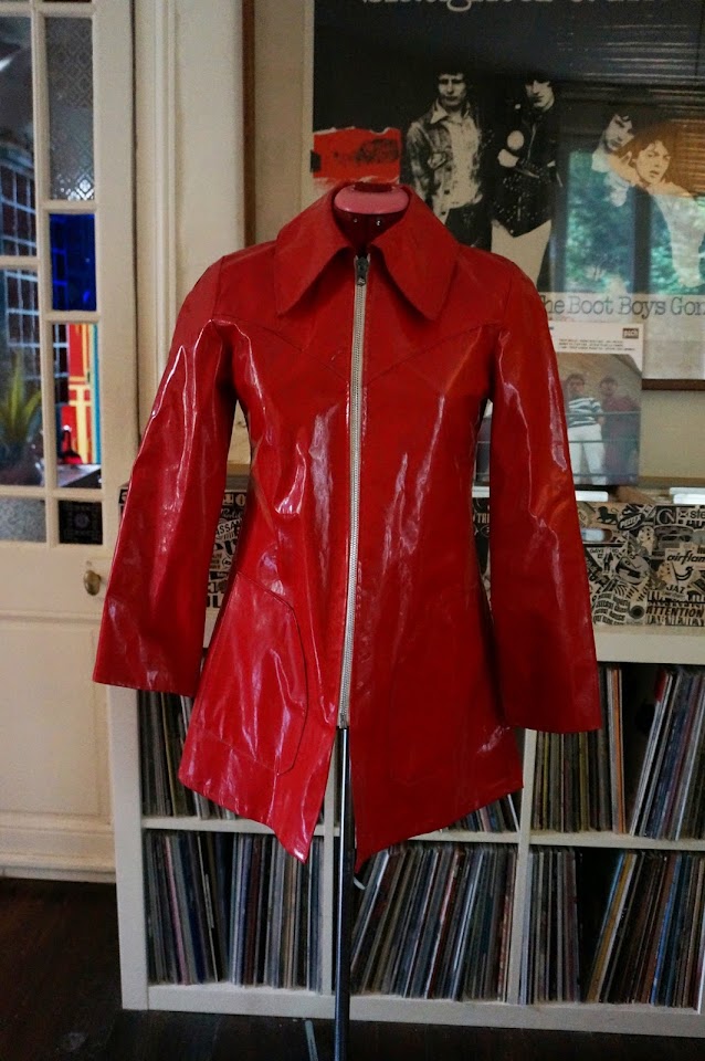 70s red vinyl raincoat années 70 ciré imper