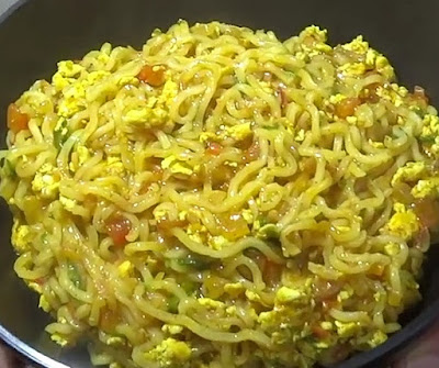 how to make egg maggi at home