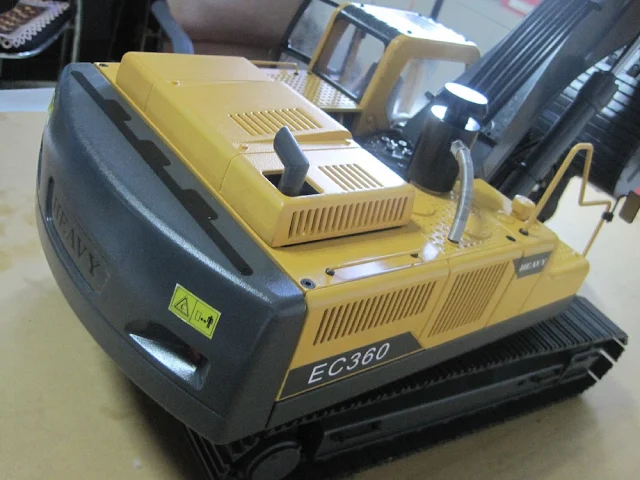  RC Hydraulic Excavator Volvo 2.0 Version - Earth Digger 360L 1.14 Scale
