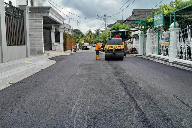 Jalan-jalan Berlobang Kembali Mulus