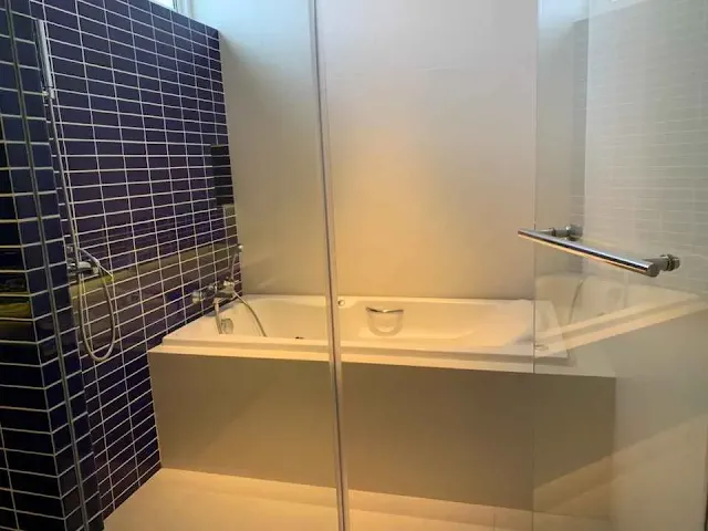 Bathtub
