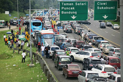 buka tutup jalur puncak