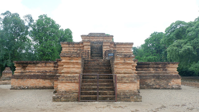 kompleks candi muaro jambi