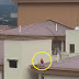 (Video) 'Macam mana dia berada di situ?' - Budak main atas bumbung undang kebimbangan netizen