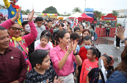 Celebra Ana Paty Peralta Día del Niño con hijos de Bomberos y Policías