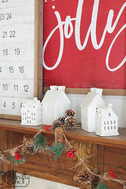 Christmas living room decor and decorating ideas. Red and white christmas decor. Farmhouse Christmas decorating ideas. Christmas tree decorating ideas. Fireplace mantel christmas decor. 