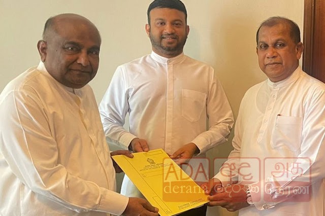  சுகாதார அமைச்சர் கெஹலிய ரம்புக்வெல்லவுக்கு எதிரான நம்பிக்கையில்லா பிரேரணை சபாநாயகரிடம் கையளிக்கப்பட்டுள்ளது.