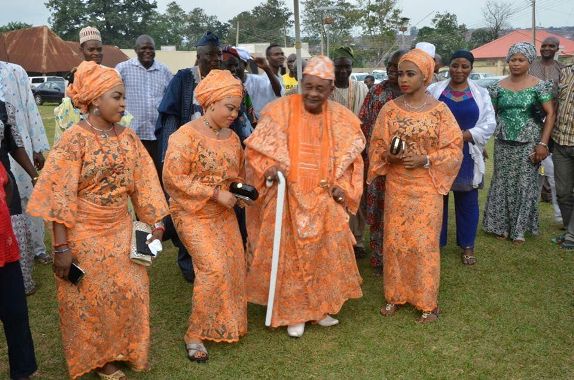 Photos of the Alaafin of Oyo and his wives at a function in Oyo 