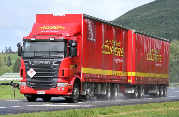 gambar truk kontainer Scania  Scania R620 Couriers