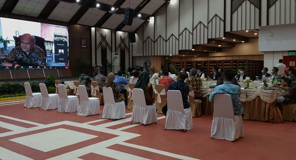 Video Telecobference bersama Dr.Ing. Ilham Akbar Habiebie