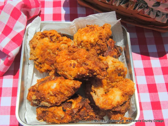 Old Black Pot Buttermilk Chicken at Miz Helen's Country Cottage