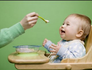 tips memberi makan bayi secara tepat