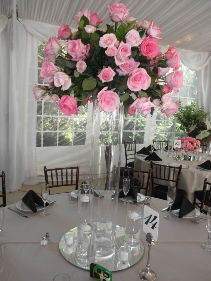 Like red and black hot pink and black make such beautiful weddings