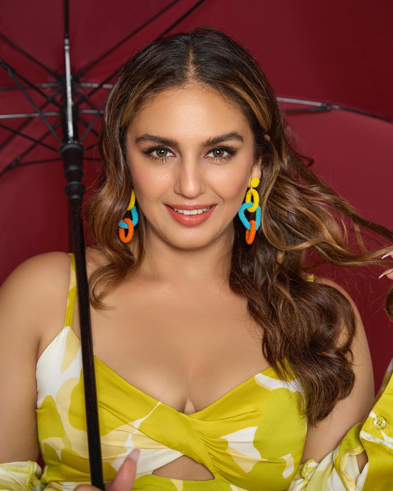 Huma Qureshi cleavage curvy actress stylish outfit