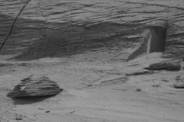 Portal encontrado em Marte pelo rover Curiosity - NASA