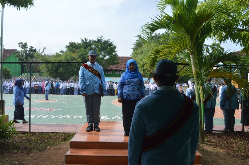 Upacara Memperingati Hari Pahlawan Nasional