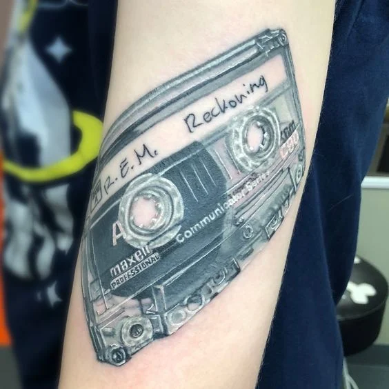 Tatuajes de cassettes de los 80 y 90