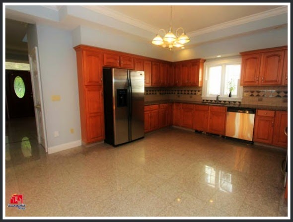 The large dining room adds to the elegance and sophistication of this Danbury CT home for sale.