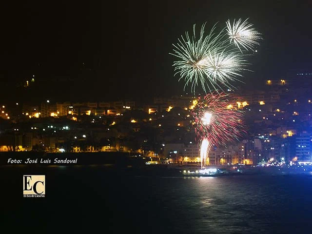  Fotos fuegos artificiales noche San Juan 2017, playa de Las Canteras, Las palmas de Gran Canaria